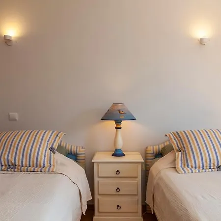 Spacious With Seaviews Appartement Portimão