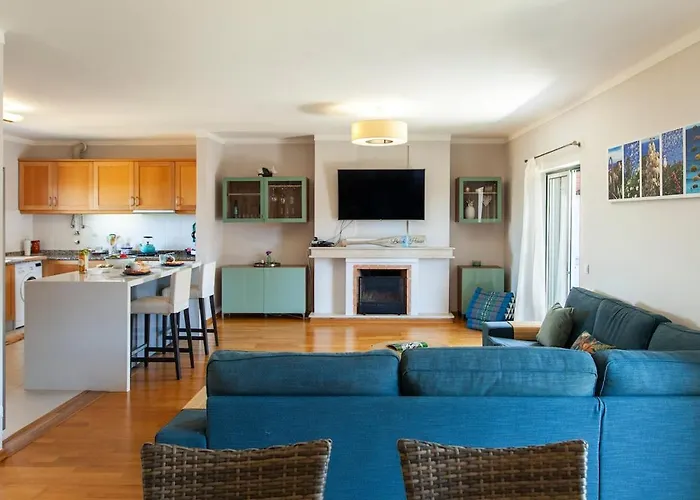 Spacious With Seaviews Portimão