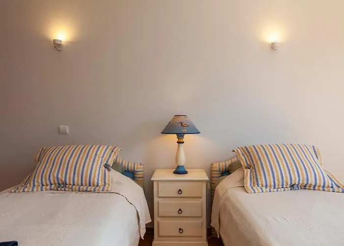 Spacious With Seaviews Apartamento Portimão