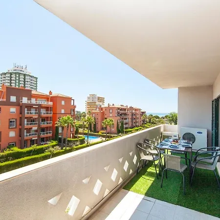 Апартаменты Spacious With Seaviews *