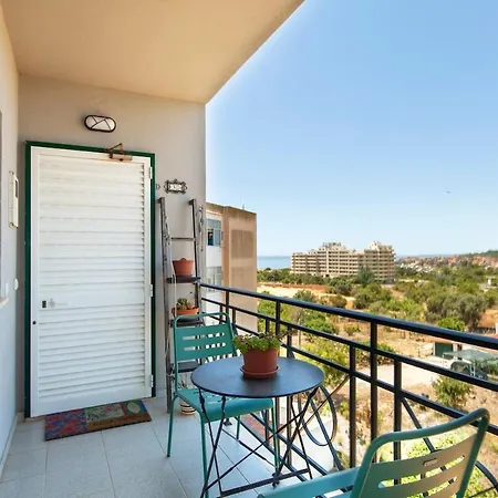 Апартаменты Spacious With Seaviews *