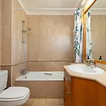 Spacious With Seaviews Portimão
